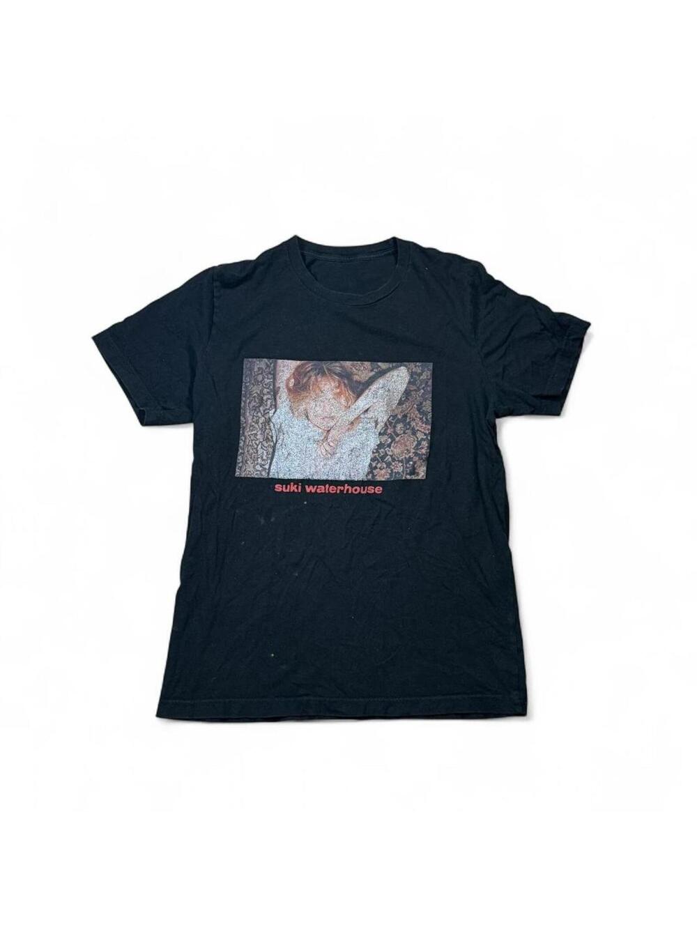 Suki Waterhouse t shirt